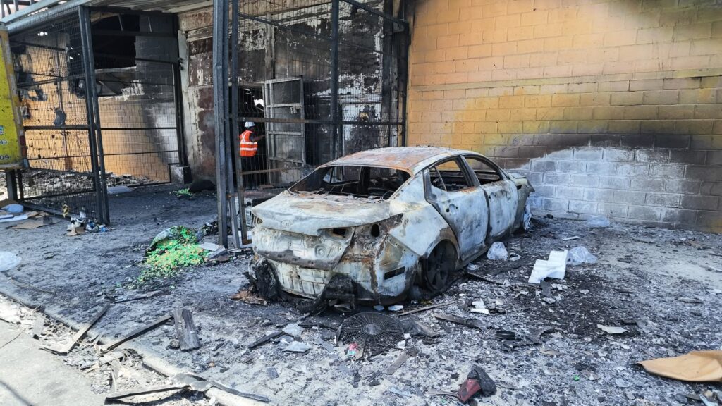 L&R Comercial confirma pérdida total tras incendio y anuncia reconstrucción en el mismo terreno