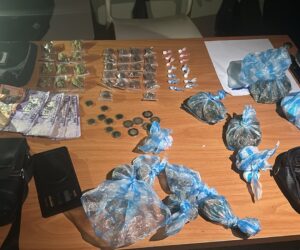 Policía ocupa sustancias narcóticas, armas de fuego y apresa varias personas en SDN