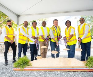 Ministro Bisonó inicia construcción de la Iglesia San Juan Pablo II en Bávaro