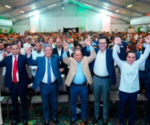 Omar Guevara se incorpora a la Fuerza del Pueblo junto a cientos de dirigentes de Nuevo Rumbo