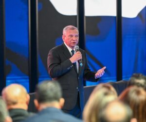 Aguilera felicita a atletas dominicanos por histórica actuación en Santo Domingo 2026