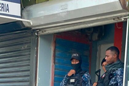 Paro de 48 horas paraliza Navarrete: destruyen decenas de contadores y refuerzan vigilancia policial