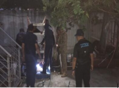 Policía y Bomberos rescatan con vida a dos hombres afectados por inhalación de sustancias químicas