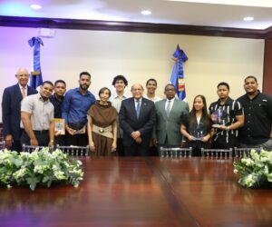 MESCyT premia tres emprendimientos universitarios con RD$1.6 millones