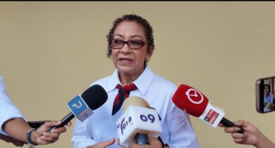 Presidenta Frente Amplio rechaza que estudiantes haitianos sean responsables del déficit de cupos escolares