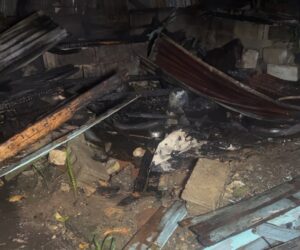 Incendio reduce a cenizas una vivienda en Monte Adentro, Salcedo