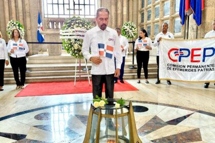 Efemérides Patrias exhorta a colocar en lugares visibles la Bandera Nacional por la Restauración