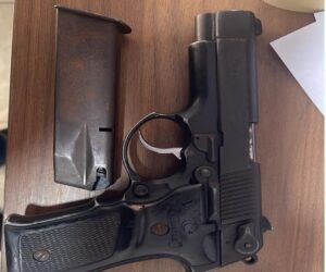 Policía recibe arma entregada voluntariamente y la somete a peritaje por muerte y herida de bala en La Cuaba
