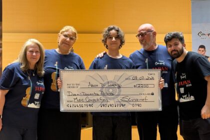 Joven violonchelista dominicano de 12 años gana competencia internacional en Tokio