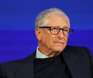 Bill Gates propone una medida ante el avance de los robots: “Si un robot hace lo mismo que tú, debe pagar impuestos”