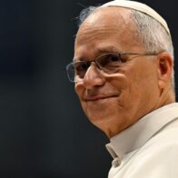 El papa a insta a facilitar la posibilidad de ir a misa a quienes trabajan en domingo