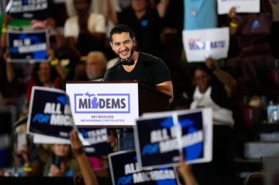Los demócratas intentan presentar un frente unido en Michigan tras unas primarias muy reñidas.