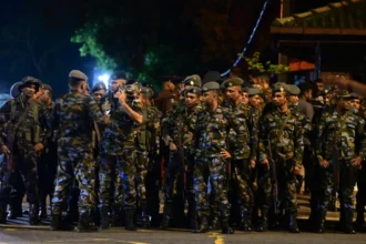 El gobierno de Sri Lanka afirma que tres reclusos murieron en enfrentamientos separados en prisiones