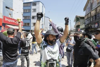 De la Espriella visita Pereira, una de las ciudades más afectadas por el terremoto
