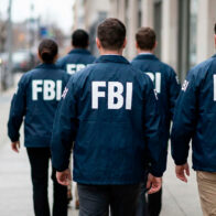 Exagente del FBI enfrenta proceso por presunto desvío de casi $1 millón en criptomonedas durante investigación federal