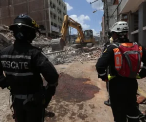 Ecuador enviará 35 rescatistas y expertos a Colombia tras el terremoto de magnitud 7,4