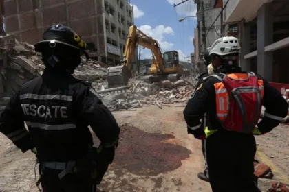 Ecuador enviará 35 rescatistas y expertos a Colombia tras el terremoto de magnitud 7,4