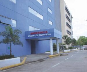 Joven de 18 años lucha por su vida tras sufrir quemaduras provocadas con sustancia inflamable