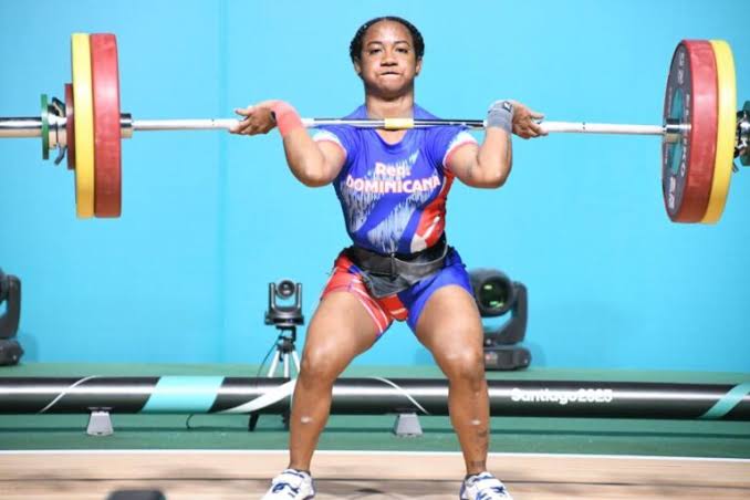 Dahiana Ortiz conquista el oro y abre con éxito la participación dominicana en la halterofilia de Santo Domingo 2026