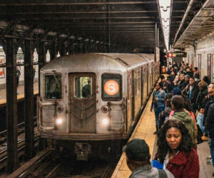 Adolescente murió arrollado al invadir vías de tren MTA Metro-North en Connecticut