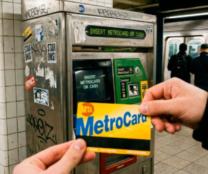 Nueva York pone a la venta las últimas máquinas de MetroCard tras avance del sistema OMNY