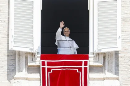 El papa urge a Ucrania y Rusia a que detengan los ataques a objetivos civiles
