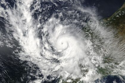 Tormenta tropical Cristóbal se forma en el Atlántico y avanza hacia el este
