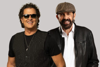 Carlos Vives estrena videoclip del tema 'Buscando el mar' junto a Juan Luis Guerra