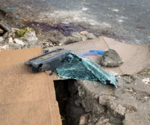 Mujer permanece en estado delicado tras accidente en Los Ríos que cobró la vida de su hija y un vendedor de frutas