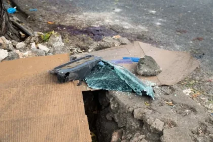 Mujer permanece en estado delicado tras accidente en Los Ríos que cobró la vida de su hija y un vendedor de frutas